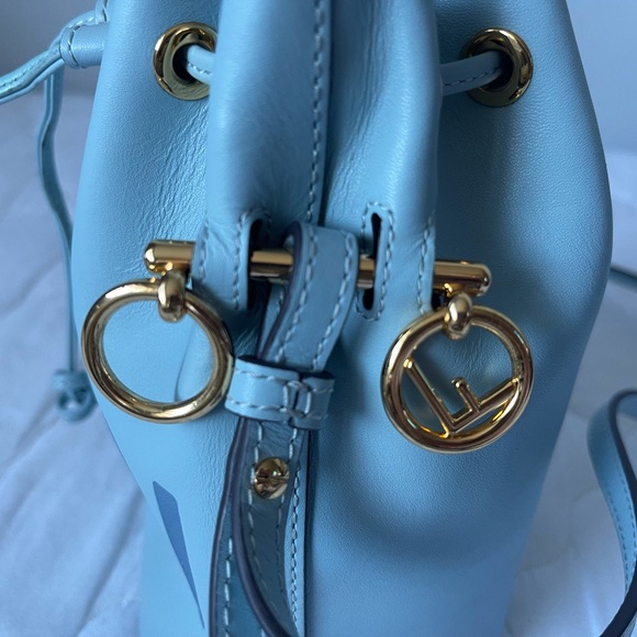 Fendi sky blue Crossbody Bag !
Never use - Picture 3 of 13